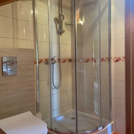 B.c. 8 Goscinne Przy Zamkowej *