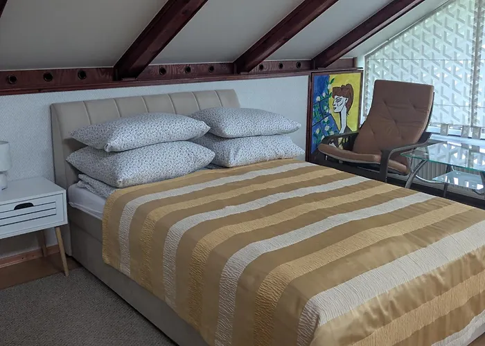 B.c. 8 Goscinne Przy Zamkowej