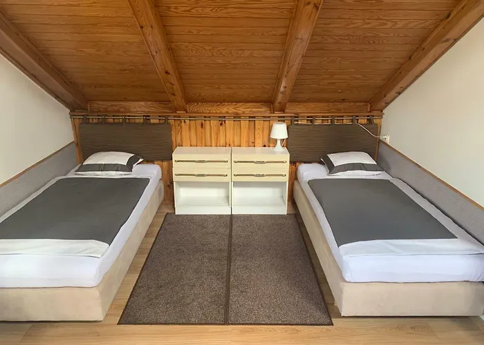 Pansiyon B.c. 8 Goscinne Przy Zamkowej