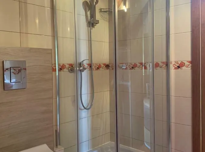 B.c. 8 Goscinne Przy Zamkowej *